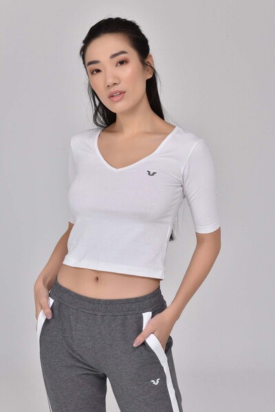BİLCEE - Beyaz Kadın V Yaka Sırt Detaylı Yarım Kol Pamuklu Yoga T-Shirt 8105