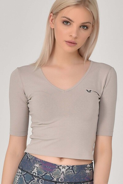 BİLCEE - Krem Kadın V Yaka Sırt Detaylı Yarım Kol Pamuklu Yoga T-Shirt 8105